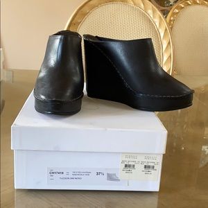 Chloe wedge sling back